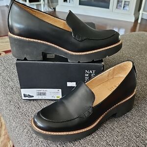 Naturalizer Women's Black Loafers In Size 7.5